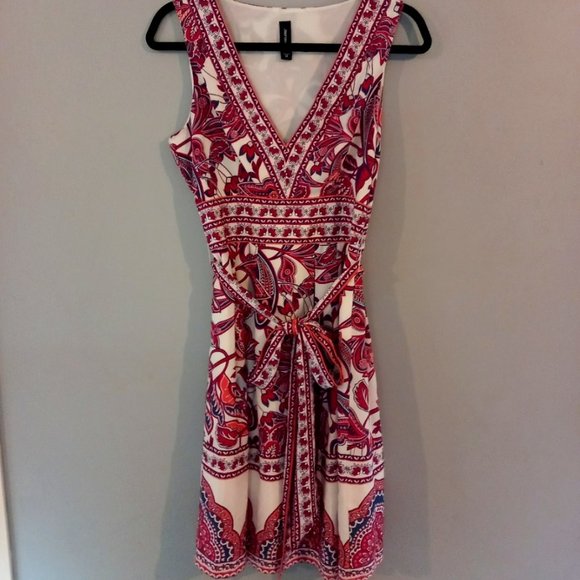 Jeans West Dresses & Skirts - 🥳 HOST PICK 🥳 Jeans West knee pink, purple & white floral dress (sz 10)